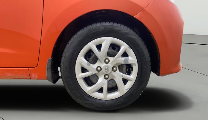 2017 Hyundai Grand i10 SPORTZ 1.2 KAPPA VTVT, Petrol, Manual, 1,43,469 km, Right Front Wheel