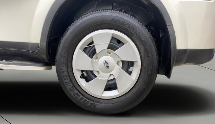2020 Mahindra XUV500 W7 AT, Diesel, Automatic, 73,825 km, Left Rear Wheel