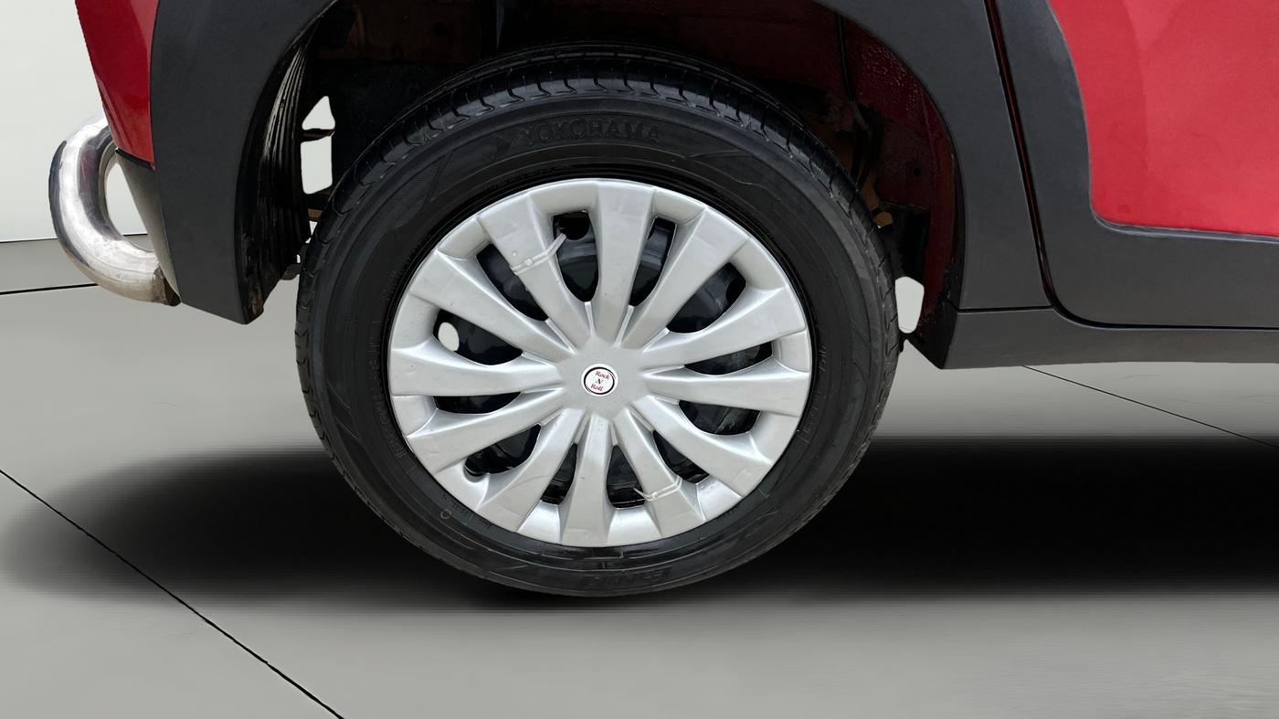 2018 Mahindra KUV 100 NXT K6+ P 6 STR, Petrol, Manual, 68,665 km, Right Rear Wheel