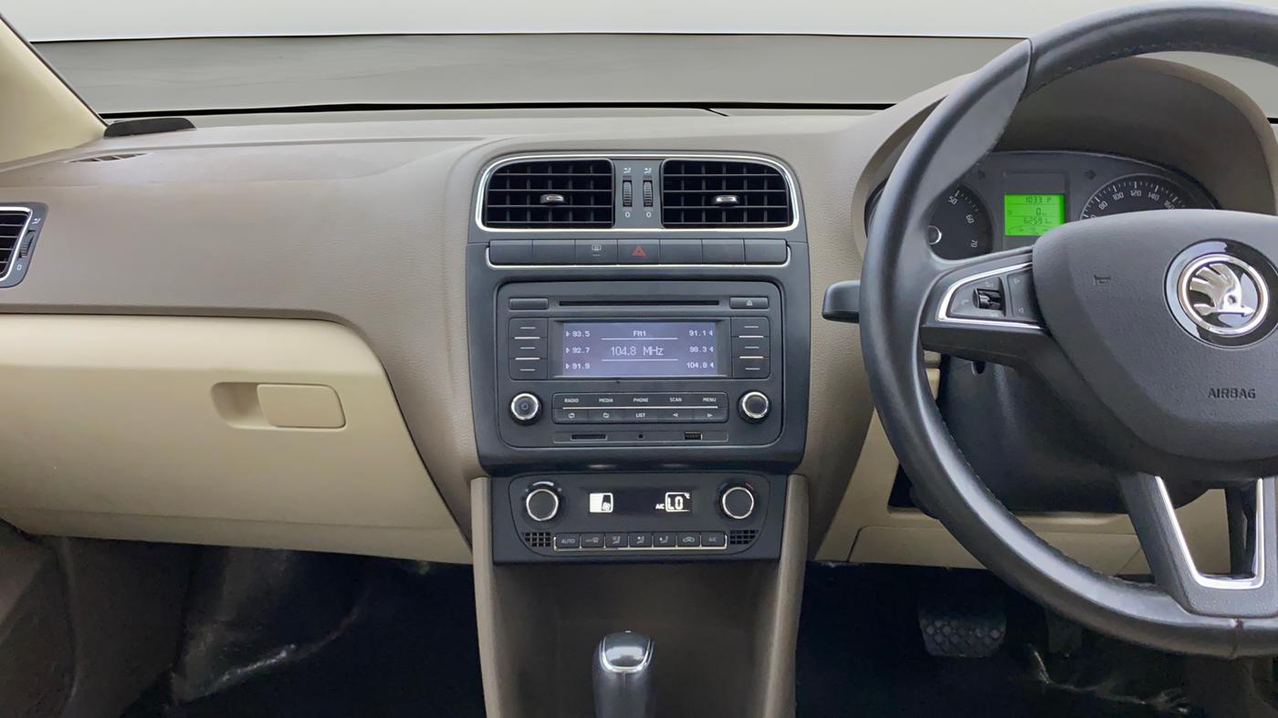 2014 Skoda Rapid ELEGANCE 1.6 MPI AT, Petrol, Automatic, 62,543 km, Air Conditioner