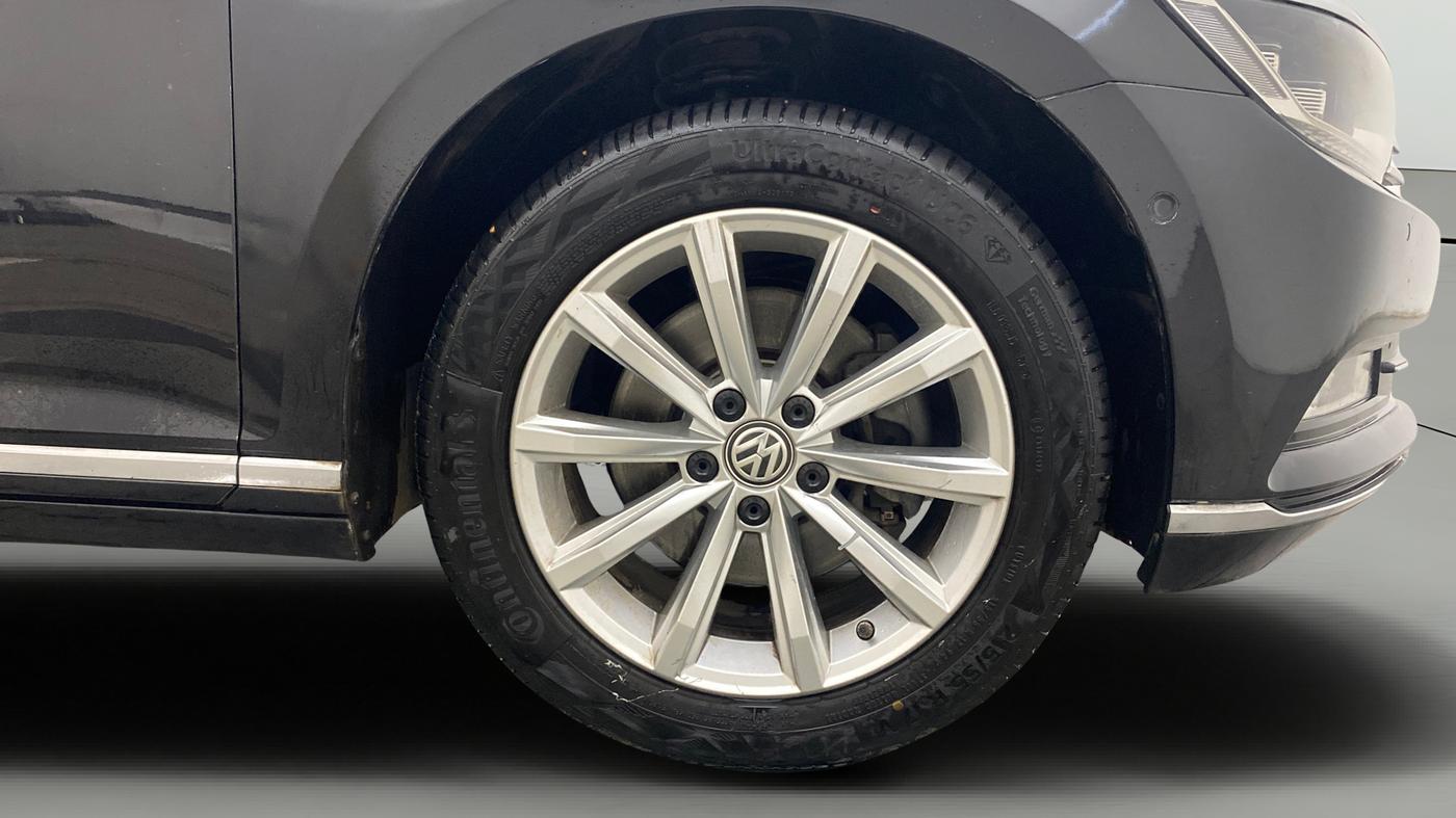 2018 Volkswagen Passat HIGHLINE DSG, Diesel, Automatic, 85,093 km, Right Front Wheel