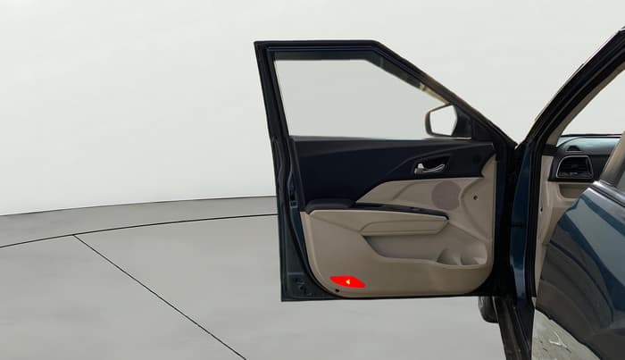 2019 Mahindra XUV300 W8 (O) 1.5 DIESEL AMT, Diesel, Automatic, 55,796 km, LHS Front Door