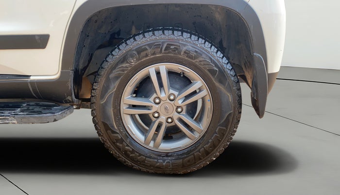 2019 Mahindra TUV300 T10, Diesel, Manual, 46,232 km, Left Rear Wheel
