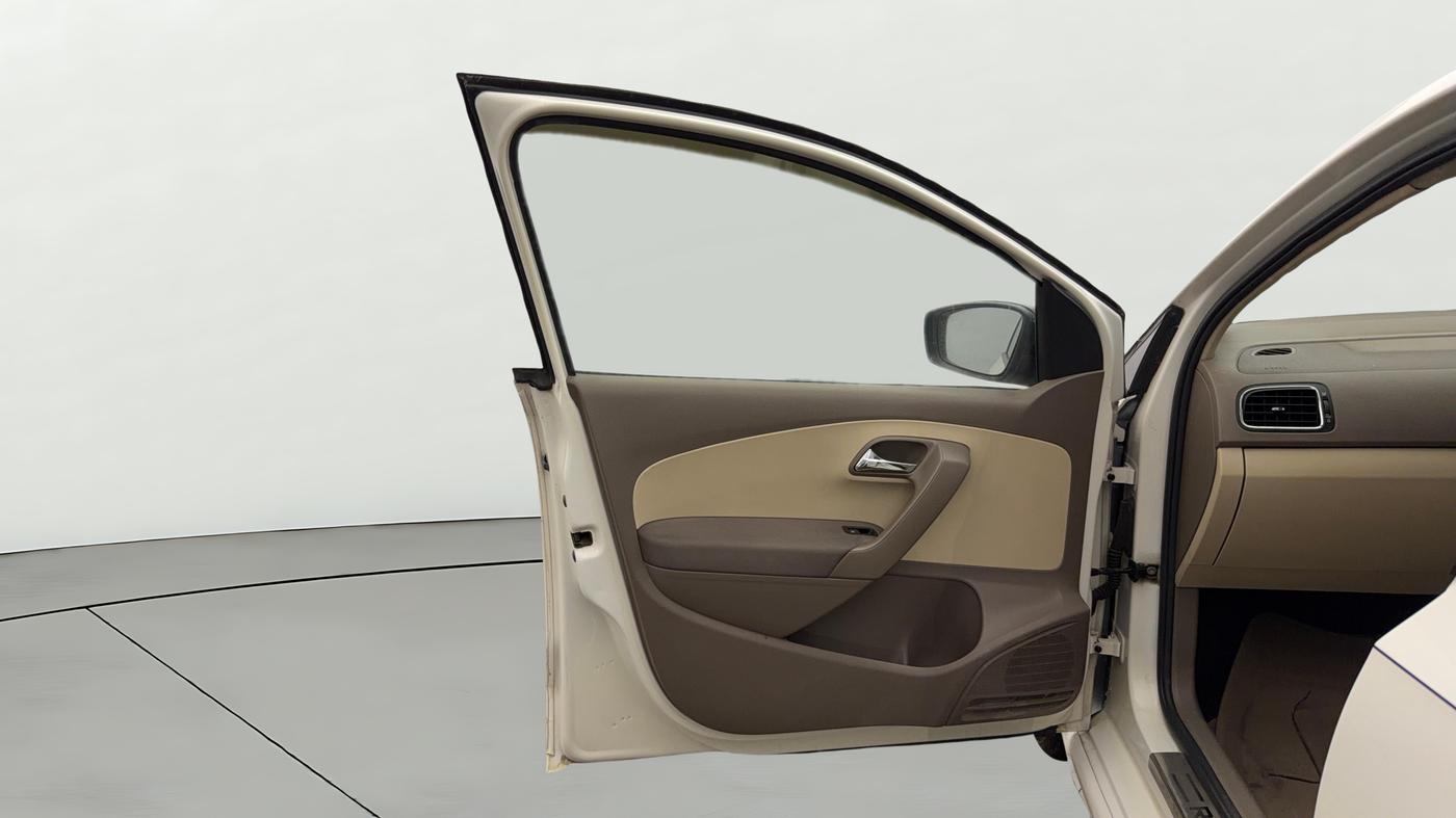 2015 Skoda Rapid 1.6 MPI ELEGANCE PLUS AT, Petrol, Automatic, 74,992 km, LHS Front Door