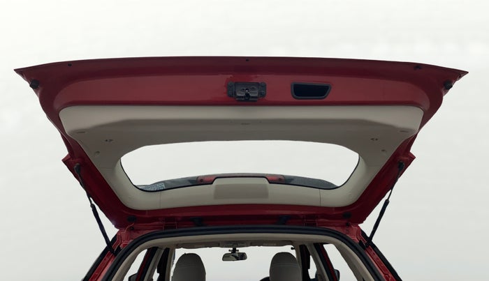 2021 Mahindra XUV300 W6 1.2 PETROL AMT, Petrol, Automatic, 17,711 km, Boot Door Open