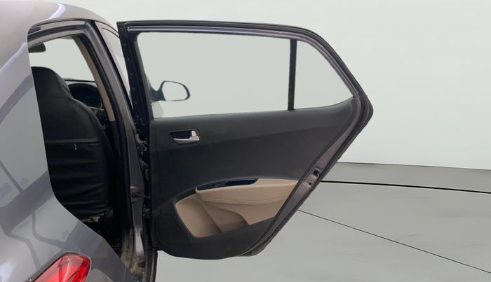 2017 Hyundai Grand i10 SPORTZ 1.2 KAPPA VTVT, Petrol, Manual, 1,03,882 km, RHS Rear Door