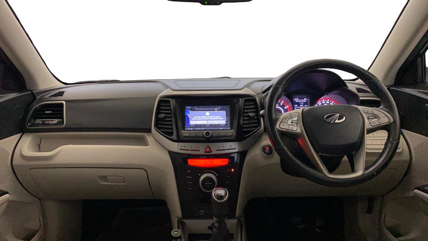 2020 Mahindra XUV300 W8 (O) 1.2 PETROL, Petrol, Manual, 44,973 km, Dashboard
