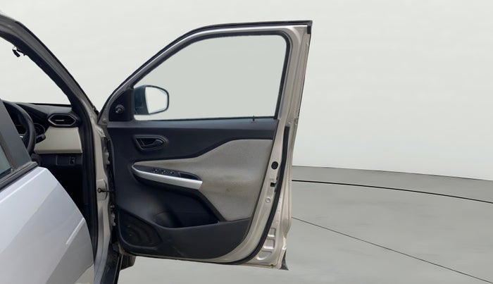 2022 Nissan MAGNITE XE, Petrol, Manual, 30,713 km, RHS Front Door