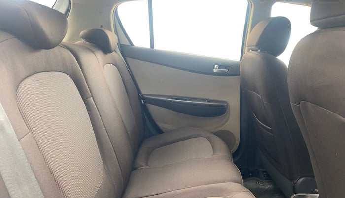 2012 Hyundai i20 ASTA 1.4 CRDI, Diesel, Manual, 1,05,124 km, Right Side Rear Door Cabin