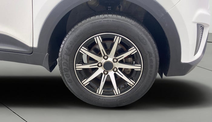 2016 Hyundai Creta E PLUS 1.6 PETROL, Petrol, Manual, 61,202 km, Right Front Wheel