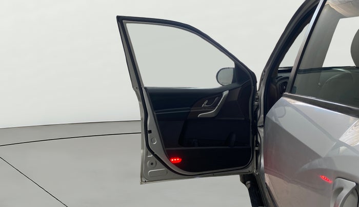 2014 Mahindra XUV500 W6, Diesel, Manual, 1,08,943 km, LHS Front Door