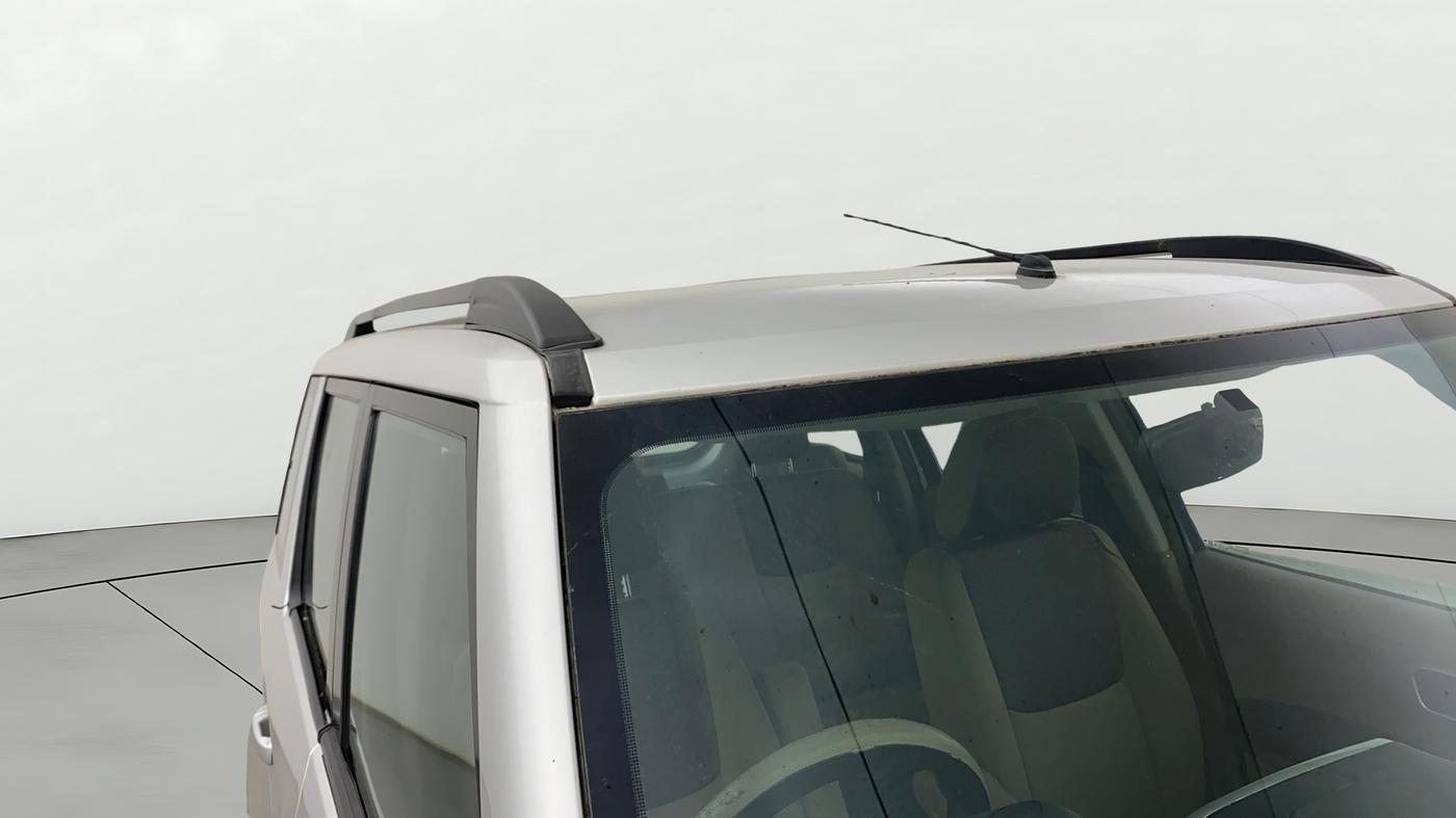 2018 Mahindra TUV300 T8, Diesel, Manual, 49,539 km, Roof