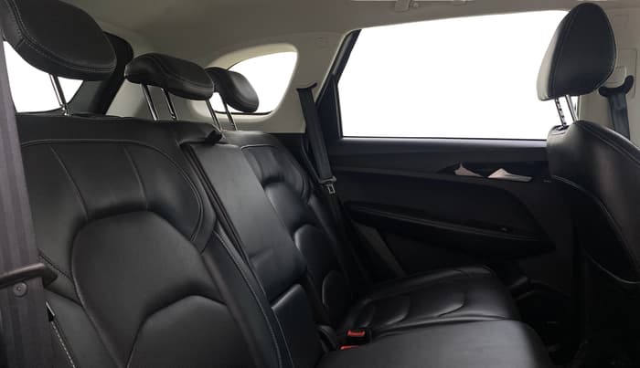 2021 MG HECTOR SMART 1.5 DCT PETROL, Petrol, Automatic, 24,296 km, Right Side Rear Door Cabin