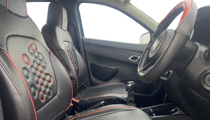 2020 Renault Kwid RXT 1.0 (O), Petrol, Manual, 13,822 km, Right Side Front Door Cabin