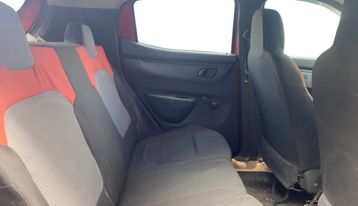 2016 Renault Kwid RXT 0.8, Petrol, Manual, 1,24,175 km, Right Side Rear Door Cabin