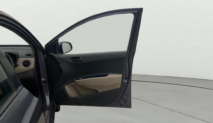 2018 Hyundai Xcent S 1.2, Petrol, Manual, 1,44,410 km, RHS Front Door