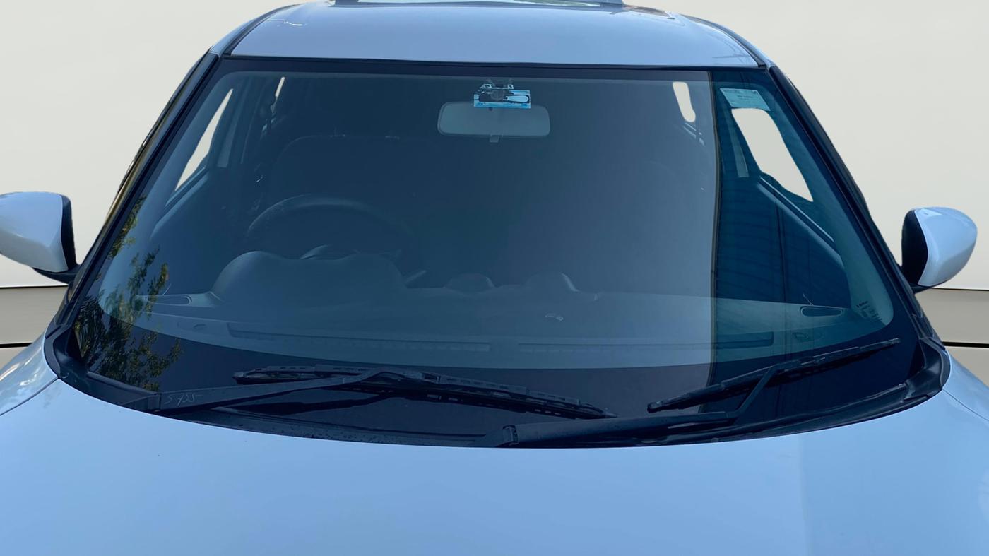 2021 Maruti Swift VXI, Petrol, Manual, 57,932 km, Front Windshield