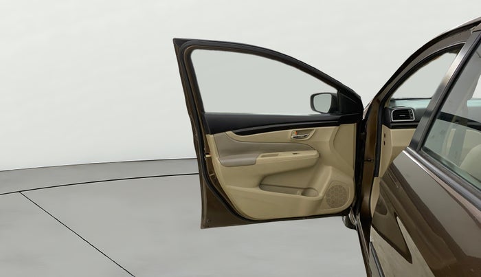 2015 Maruti Ciaz ZDI SHVS, Diesel, Manual, 80,109 km, LHS Front Door