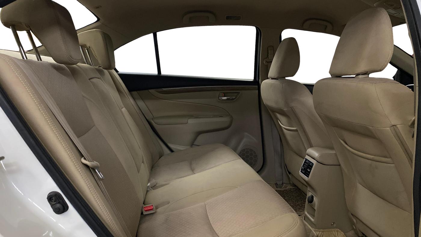 2022 Maruti Ciaz ZETA 1.5 SHVS MT PETROL, Petrol, Manual, 54,337 km, Right Side Rear Door Cabin
