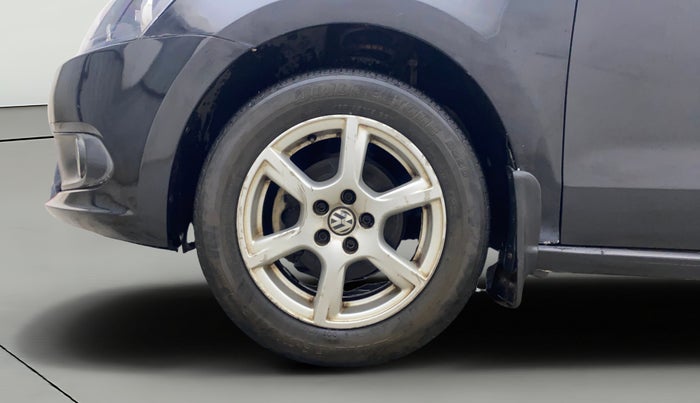 2014 Volkswagen Vento HIGHLINE PETROL AT, Petrol, Automatic, 48,605 km, Left Front Wheel