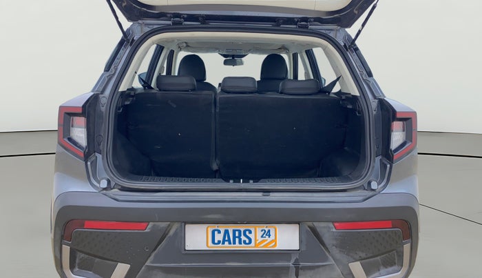 2024 Mahindra XUV 3XO AX5 1.2 L TCMPFi, Petrol, Manual, 27,203 km, Boot Open Zoomed View