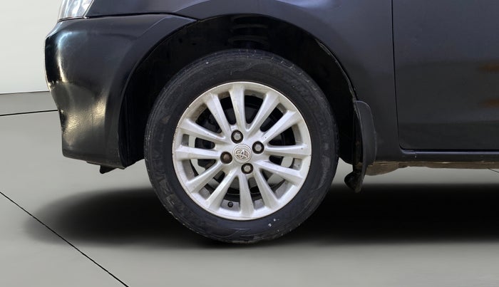 2013 Toyota Etios V, Petrol, Manual, 70,726 km, Left Front Wheel