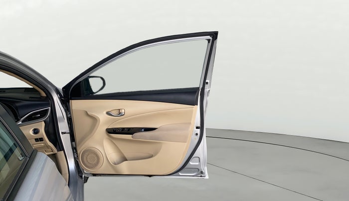 2018 Toyota YARIS V CVT, Petrol, Automatic, 59,425 km, RHS Front Door