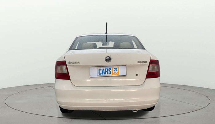 2016 Skoda Rapid AMBITION 1.6 MPI MT, Petrol, Manual, 66,557 km, Back/Rear