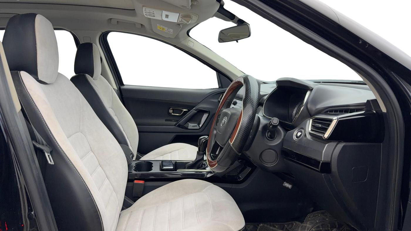 2021 Tata Harrier XTA 2.0L KRYOTEC PLUS, Diesel, Automatic, 77,422 km, Right Side Front Door Cabin