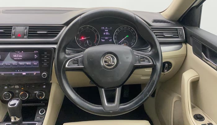 2018 Skoda Superb STYLE 1.8 TSI AT, Petrol, Automatic, 79,172 km, Steering Wheel Close Up