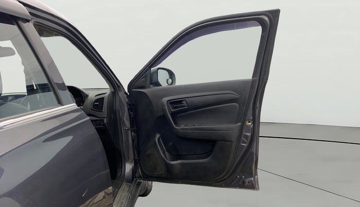 2020 Maruti Vitara Brezza LXI, Petrol, Manual, 77,545 km, RHS Front Door