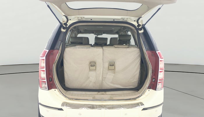 2015 Mahindra XUV500 W10 AWD, Diesel, Manual, 1,08,006 km, Boot Open Zoomed View