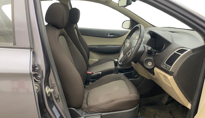 2014 Hyundai i20 SPORTZ 1.2, Petrol, Manual, 1,27,126 km, Right Side Front Door Cabin