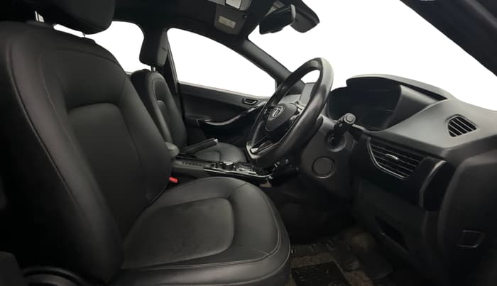 2023 Tata NEXON XZA PLUS LUX SUNROOF DARK DIESEL, Diesel, Automatic, 67,052 km, Right Side Front Door Cabin