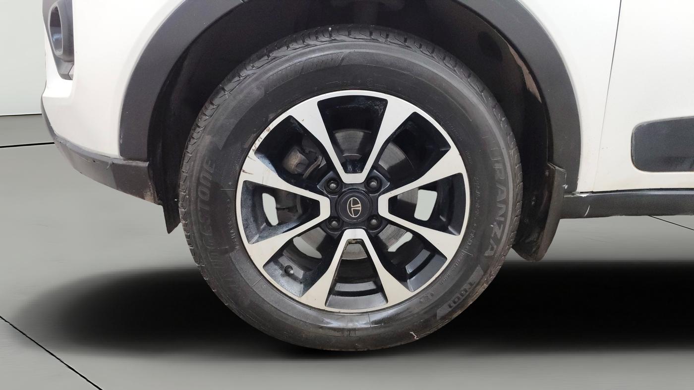 2021 Tata NEXON XZA PLUS DIESEL, Diesel, Automatic, 93,934 km, Left Front Wheel