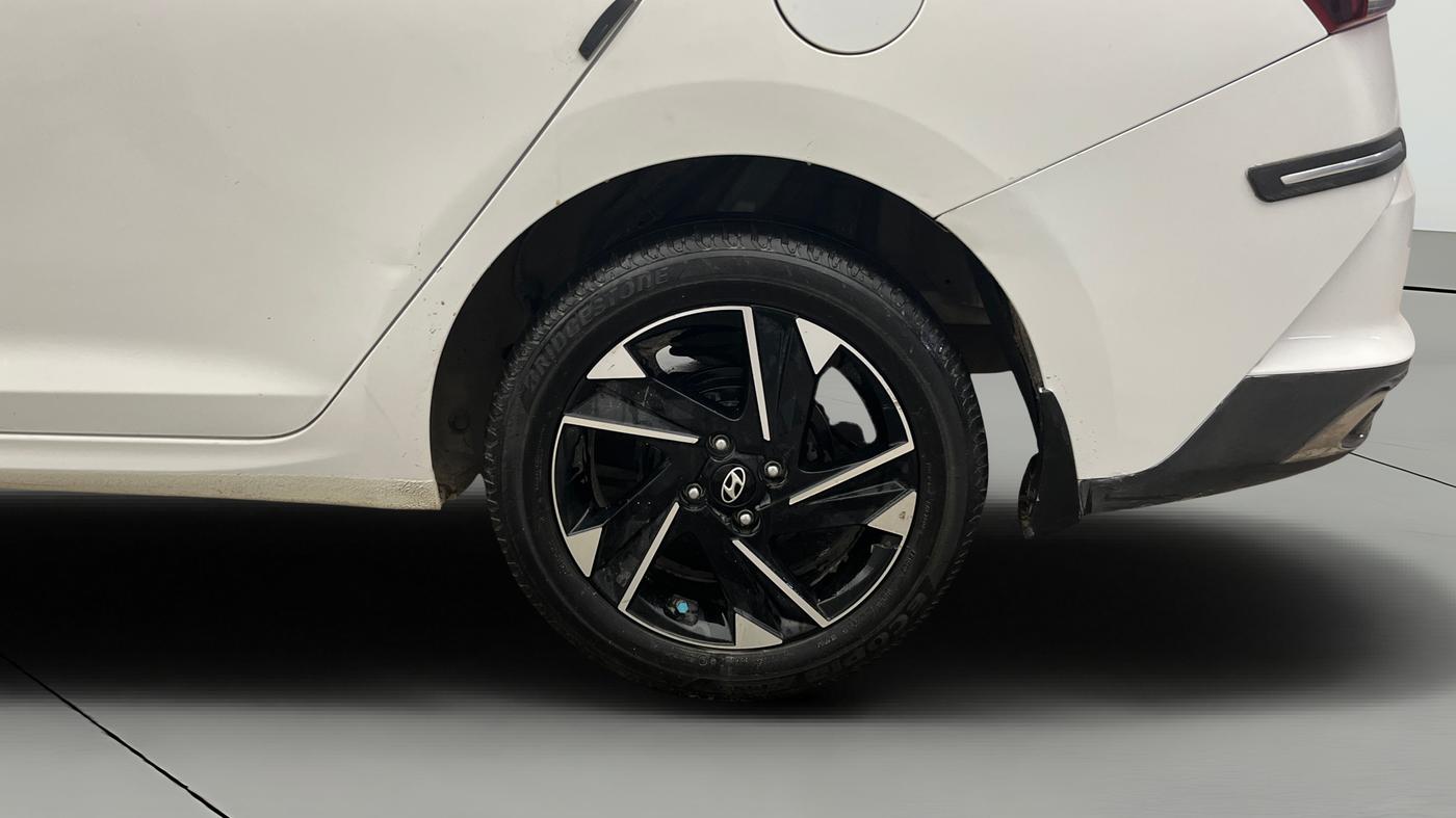 2022 Hyundai Verna SX (O) 1.5 VTVT IVT, Petrol, Automatic, 42,753 km, Left Rear Wheel