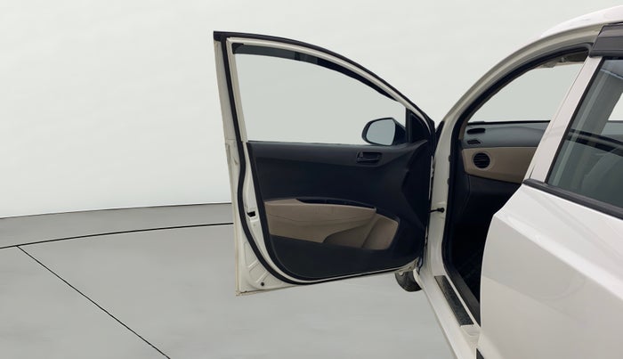 2018 Hyundai Grand i10 MAGNA 1.2 KAPPA VTVT CNG, CNG, Manual, 71,290 km, LHS Front Door