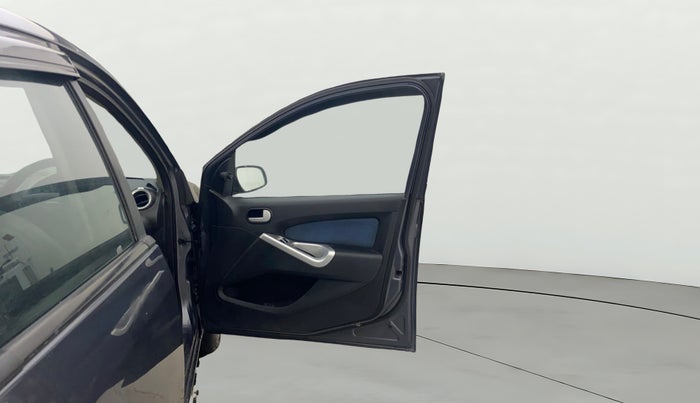 2015 Ford Figo TITANIUM 1.2 PETROL, Petrol, Manual, 77,456 km, RHS Front Door