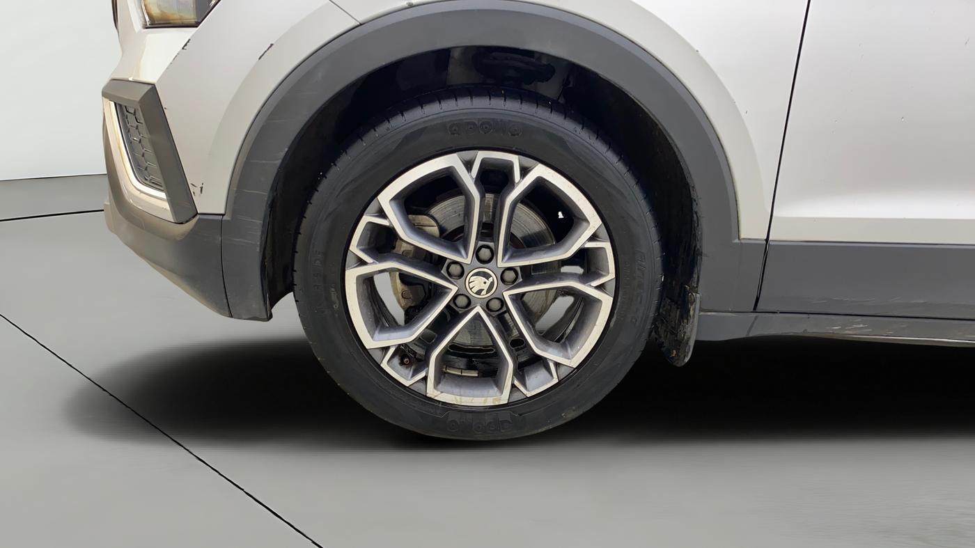 2021 Skoda KUSHAQ STYLE 1.5L TSI DSG, Petrol, Automatic, 25,627 km, Left Front Wheel