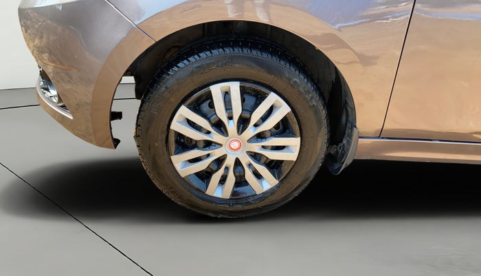 2016 Tata Tiago XT PETROL, Petrol, Manual, 1,09,603 km, Left Front Wheel