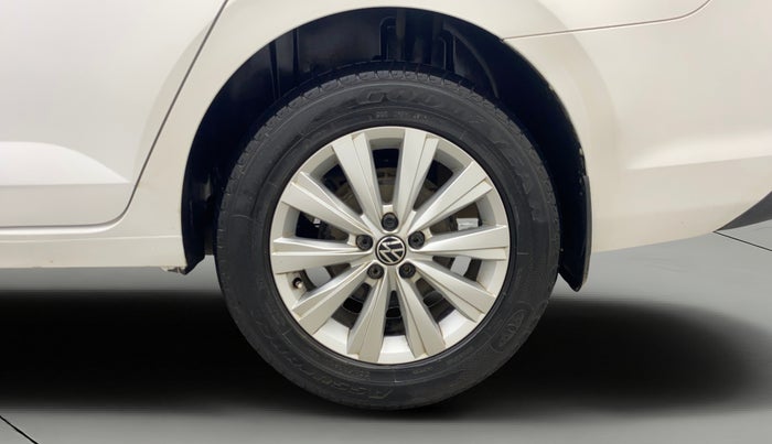 2022 Volkswagen VIRTUS HIGHLINE TSI 1.0 MT, Petrol, Manual, 61,366 km, Left Rear Wheel