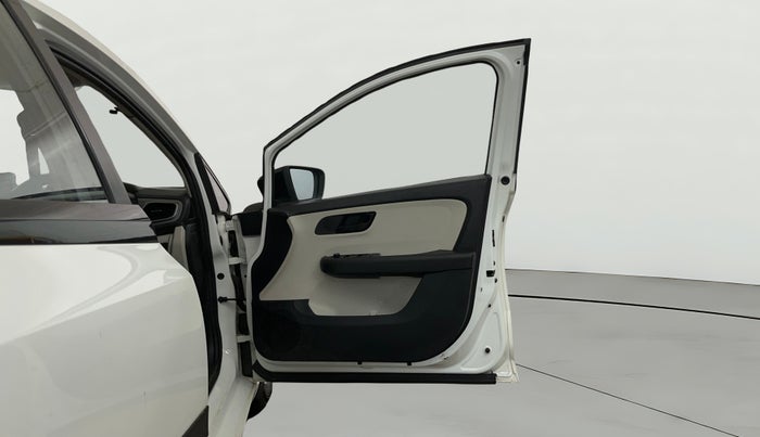 2024 Tata ALTROZ XE PETROL, Petrol, Manual, 8,121 km, RHS Front Door