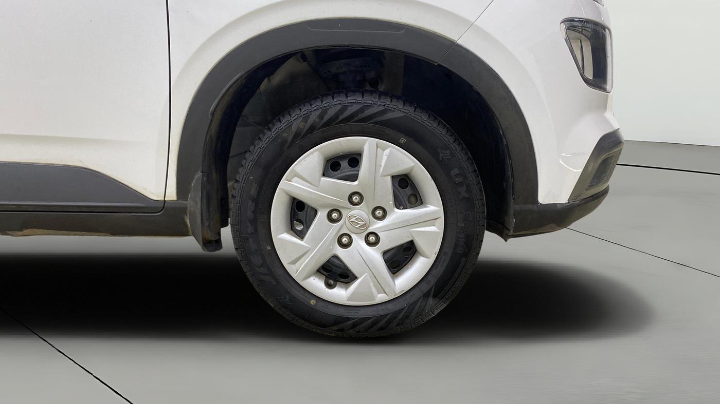 2019 Hyundai VENUE S 1.2, Petrol, Manual, 56,559 km, Right Front Wheel