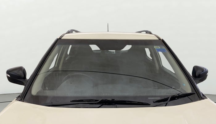2023 Mahindra XUV300 W8 1.2 PETROL, Petrol, Manual, 28,371 km, Front Windshield