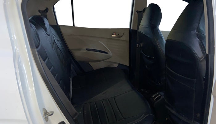 2019 Hyundai NEW SANTRO SPORTZ CNG, CNG, Manual, 76,318 km, Right Side Rear Door Cabin