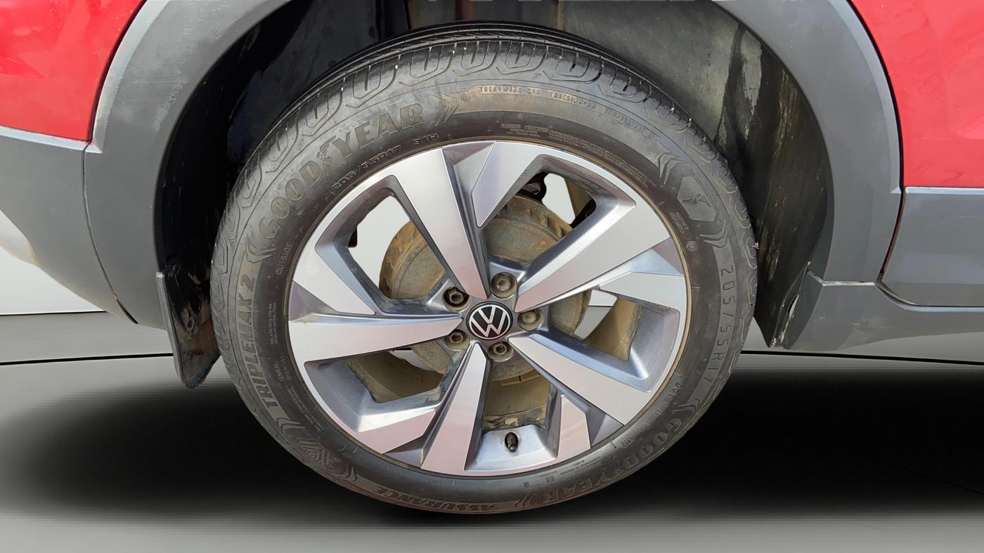 2021 Volkswagen TAIGUN TOPLINE 1.0 TSI MT, Petrol, Manual, 1,02,490 km, Right Rear Wheel