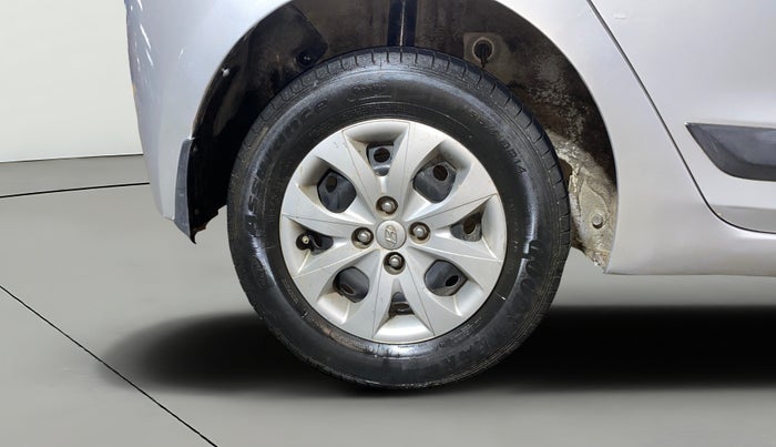 2016 Hyundai Elite i20 SPORTZ 1.2, Petrol, Manual, 35,991 km, Right Rear Wheel