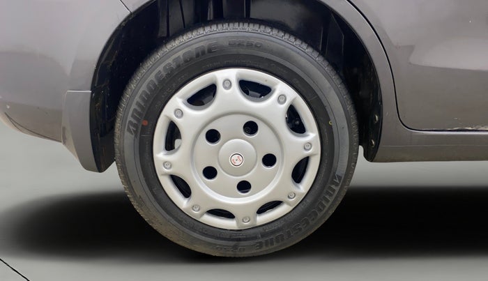 2015 Maruti Ertiga VXI, Petrol, Manual, 92,828 km, Right Rear Wheel