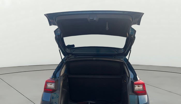 2025 Skoda KUSHAQ  Signature 1.0L TSI MT , Petrol, Manual, 4,742 km, Boot Door Open