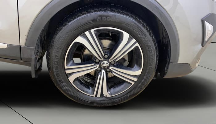 2022 MG ASTOR SAVVY 1.5 CVT, Petrol, Automatic, 60,958 km, Right Front Wheel